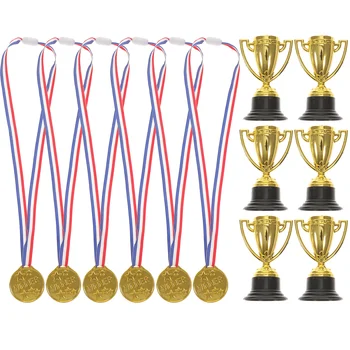 Çocuklar için Altın Kupa Bardak Seti-Kazananlar için Plastik Ödül Ödülleri Okul Yarışmaları ve Partileri