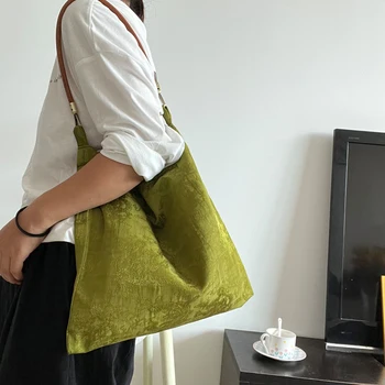 Basit Jakarlı Tote Çanta Kadınlar için Lüks Tasarımcı Alışveriş Çanta 2023 Kız Moda Retro Yeşil Büyük Kapasiteli omuz çantaları