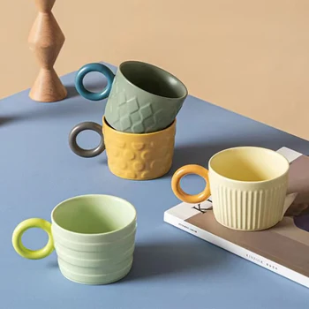 Makaron Renk El-boyalı Seramik Kahve Kupalar Benzersiz Kabartma Sanat Tarzı Tee Bardak 260 ml Mini Kahvaltı Kupa Özel Arkadaş için hediye
