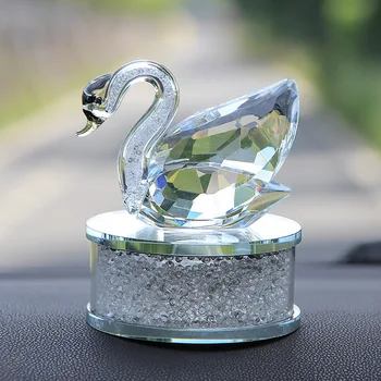High-end Araba Kristal Süs Araba Yaratıcı Kuğu Parfüm Koltuk Araba İç Süsler Dekorasyon Araba İçin Gerekli Aksesuarları Vardır