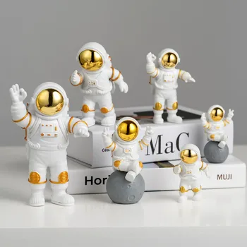 3 Adet Astronot Dekor Aksiyon Figürleri ve Ay Ev Dekor Reçine Astronot Heykeli Odası Ofis Masaüstü Dekorasyon Hediyeler Çocuk Hediye