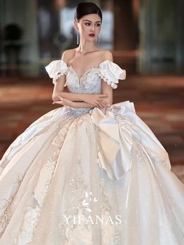 Lüks düğün elbisesi Kapalı Omuz Boncuk Aplike İnci Payetli Uzun Kuyruk Yay Topu Mahkemesi Tarzı A-Line Kadınlar İçin gelin kıyafeti