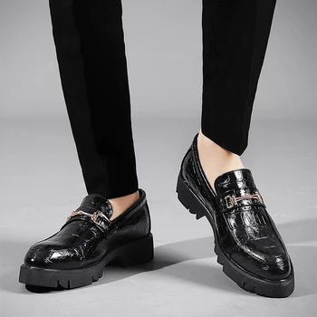 Marka Timsah Desen Loafer'lar Erkekler için Kalın Tabanlı Tekne Ayakkabı Adam Mokasen Homme ışık elbise Ayakkabı üzerinde kayma Erkekler Parti