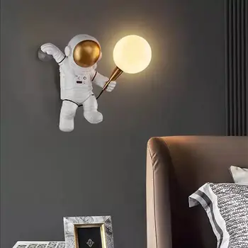 Modern Masa Lambası Astronot Duvar Aplik Masa Aydınlatma Armatürü Çocuk Odası yatak odası dekoru 3D Ay Spaceman Masaüstü Gece Lambası