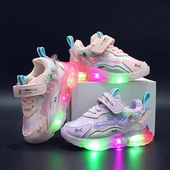 Moda 2023 ilkbahar Sonbahar yeni karikatür LED ayakkabı nefes çocuk örgü ayakkabı küçük çocuk spor ayakkabı kız ışıklı ayakkabı
